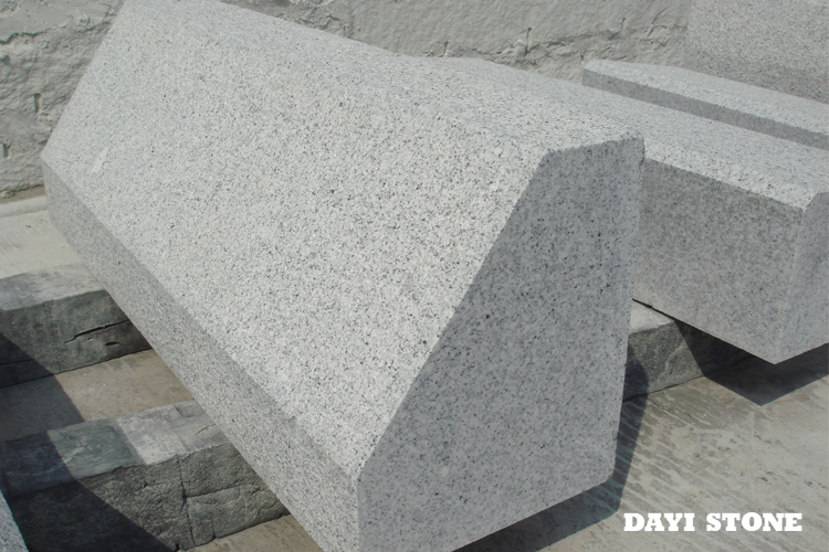 Finland Kerbstone F15 Top and front edge Bushhammered others sawn 90-120x30x25cm - Dayi Stone